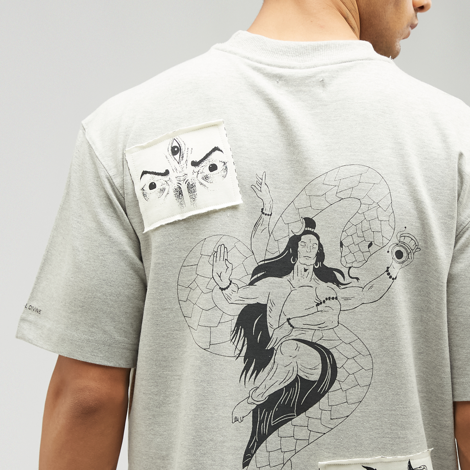 Protector Oversized Tee – Original Divine